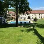 Le Domaine Des Sources B&B