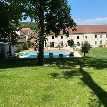 Le Domaine Des Sources B&B